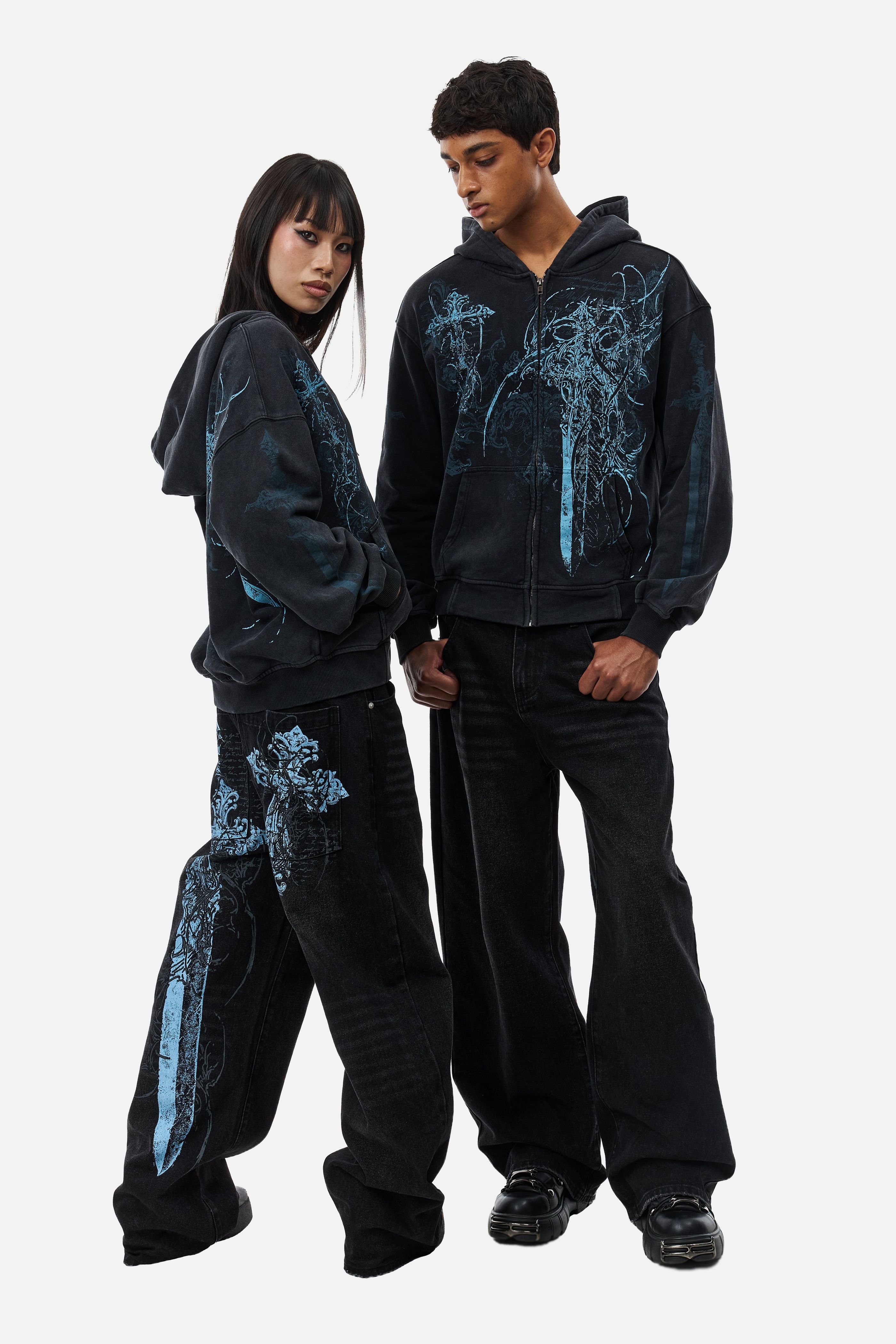Czarna rozpinana bluza unisex z kapturem i niebieską grafiką