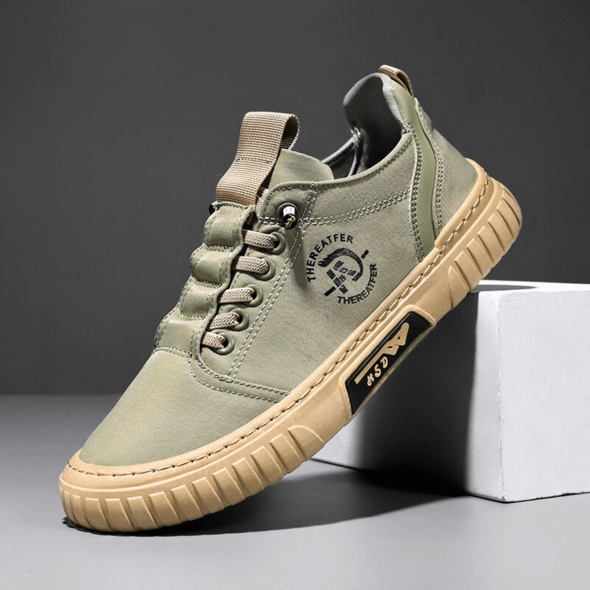 Męski sneaker miejski ze sznurowaniem i grubą płaską podeszwą