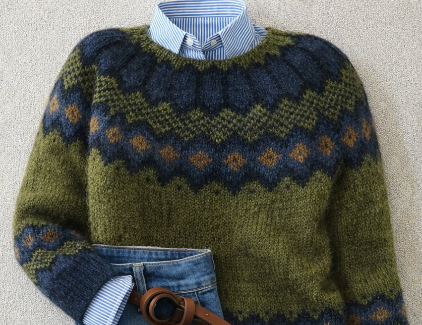 Zielony sweter unisex z geometrycznym wzorem nordyckim i długimi rękawami