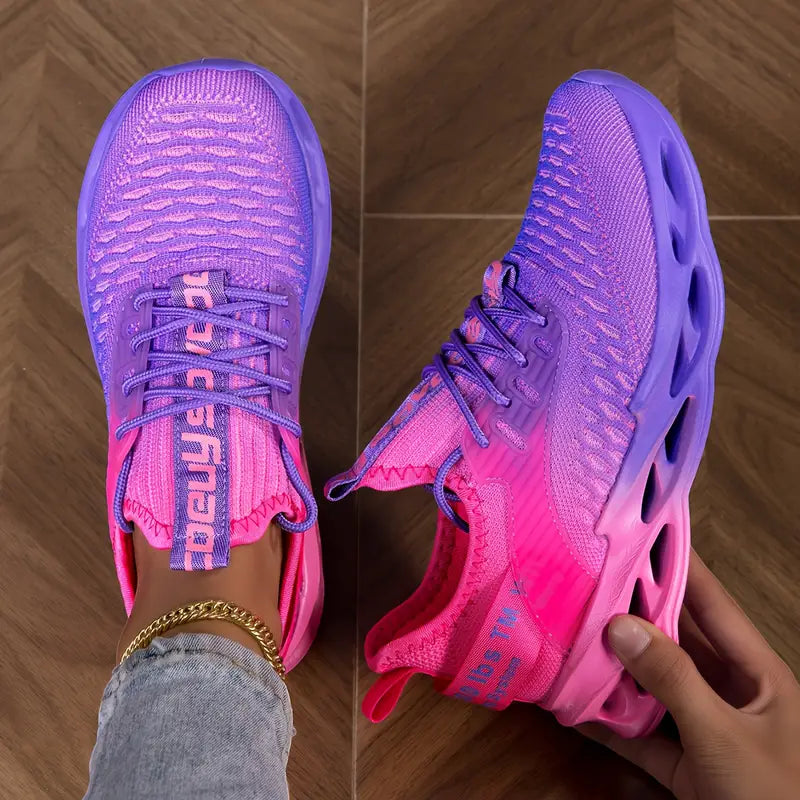 Damskie sneakersy sportowe na sznurówki z profilowaną podeszwą