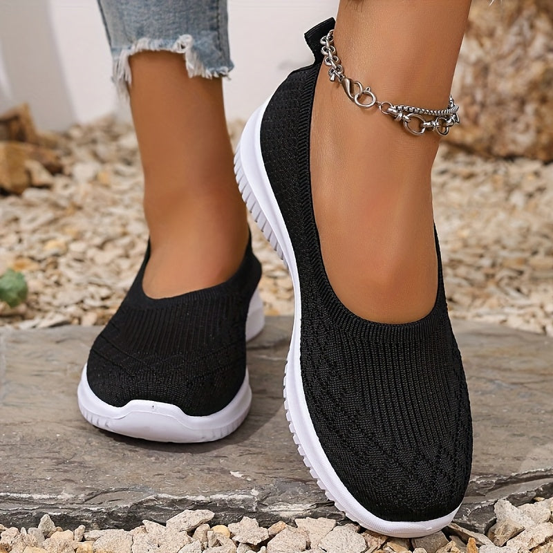 Damskie buty wsuwane z geometrycznym wzorem i białą płaską podeszwą